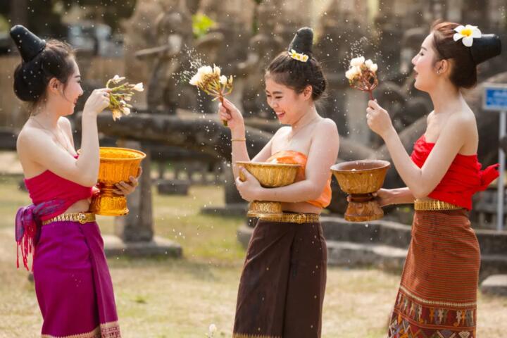 How to Behave Respectfully at a Local Ceremony
