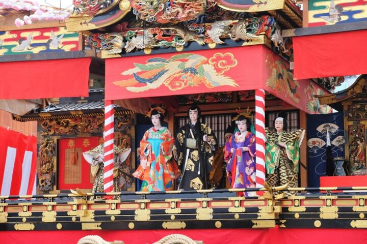 The Difference Between a Tourist Show and the Real Thing