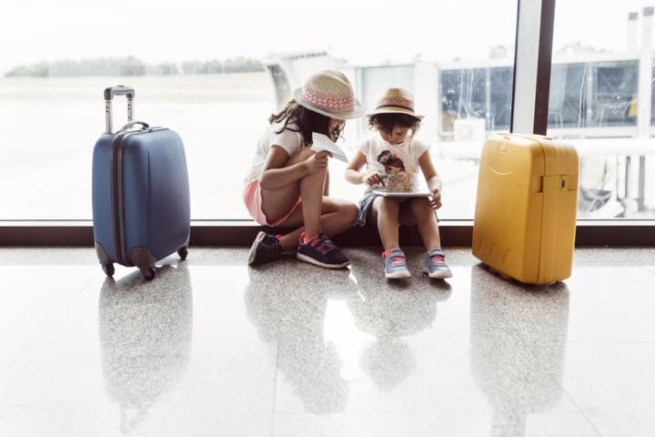How to Survive a Long Flight With Children
