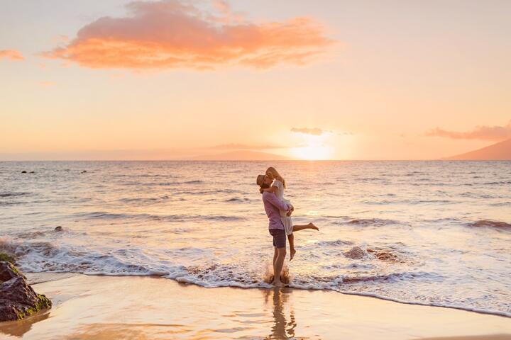 Why Sunset Timing Shapes a Romantic Evening